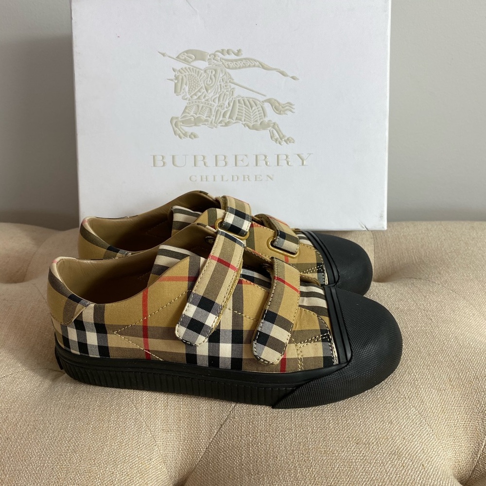 Boys classic Burberry plaid Velcro sneakers US 2.5